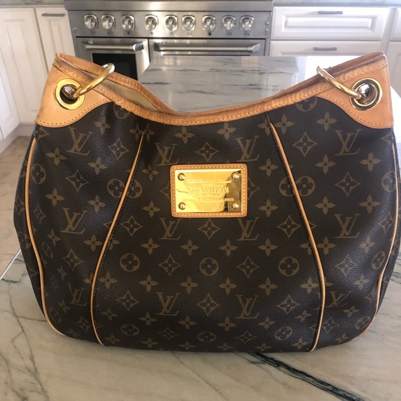 Louis Vuitton Handbags - 👜 Louis Vuitton Galliera PM